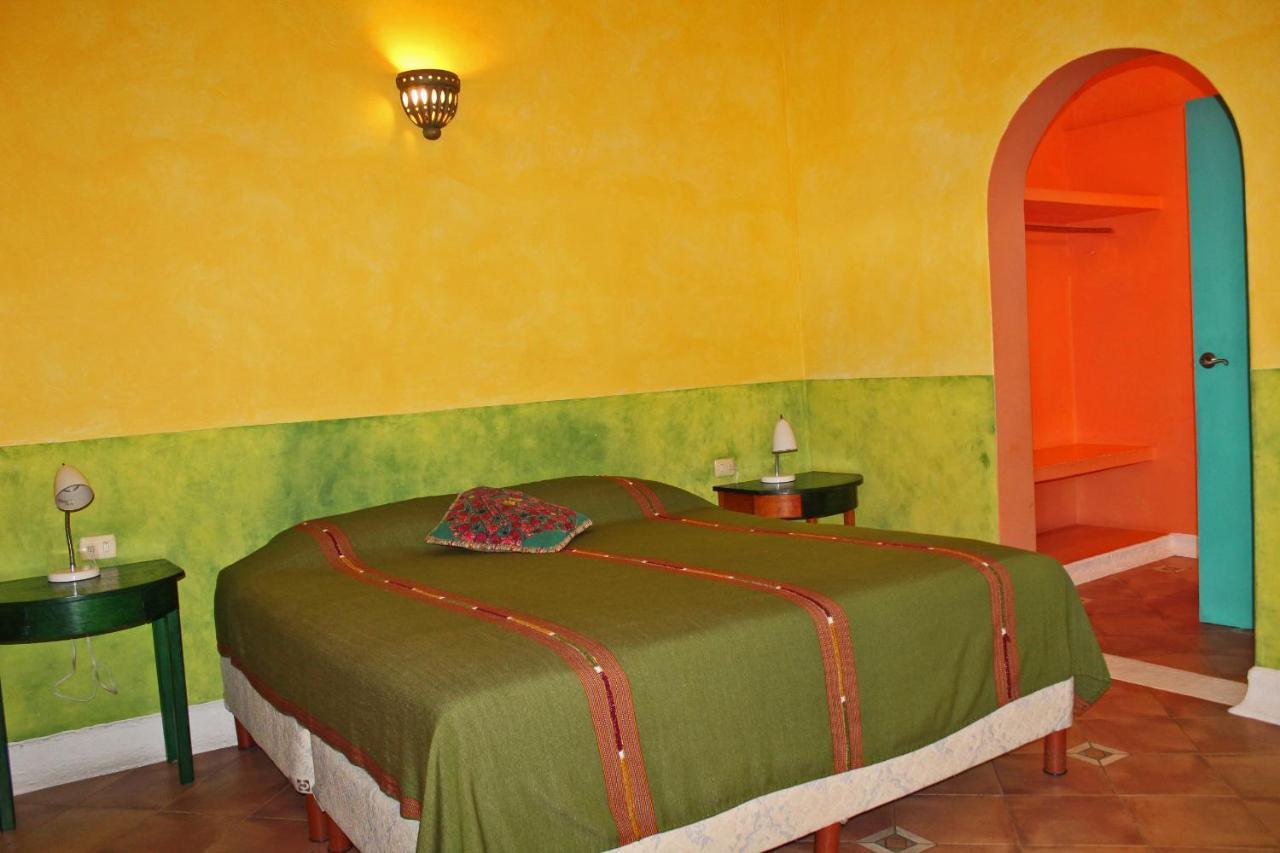 Hotel Medio Mundo Mérida Exterior foto